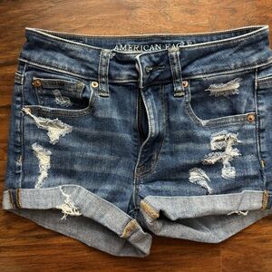 American Eagle 
Hi- Rise Shortie 
2